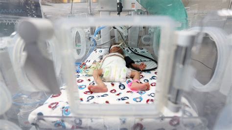 Gazze’de hizmetlerin durduğu Şifa Hastanesi’nde 6’sı prematüre bebek 20 kişi öldü